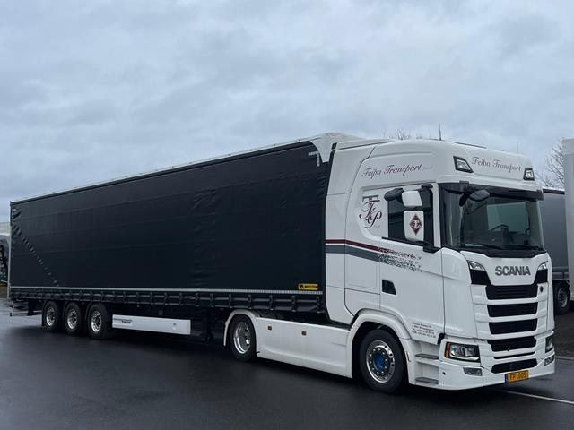 The new Mega Liner has arrived!